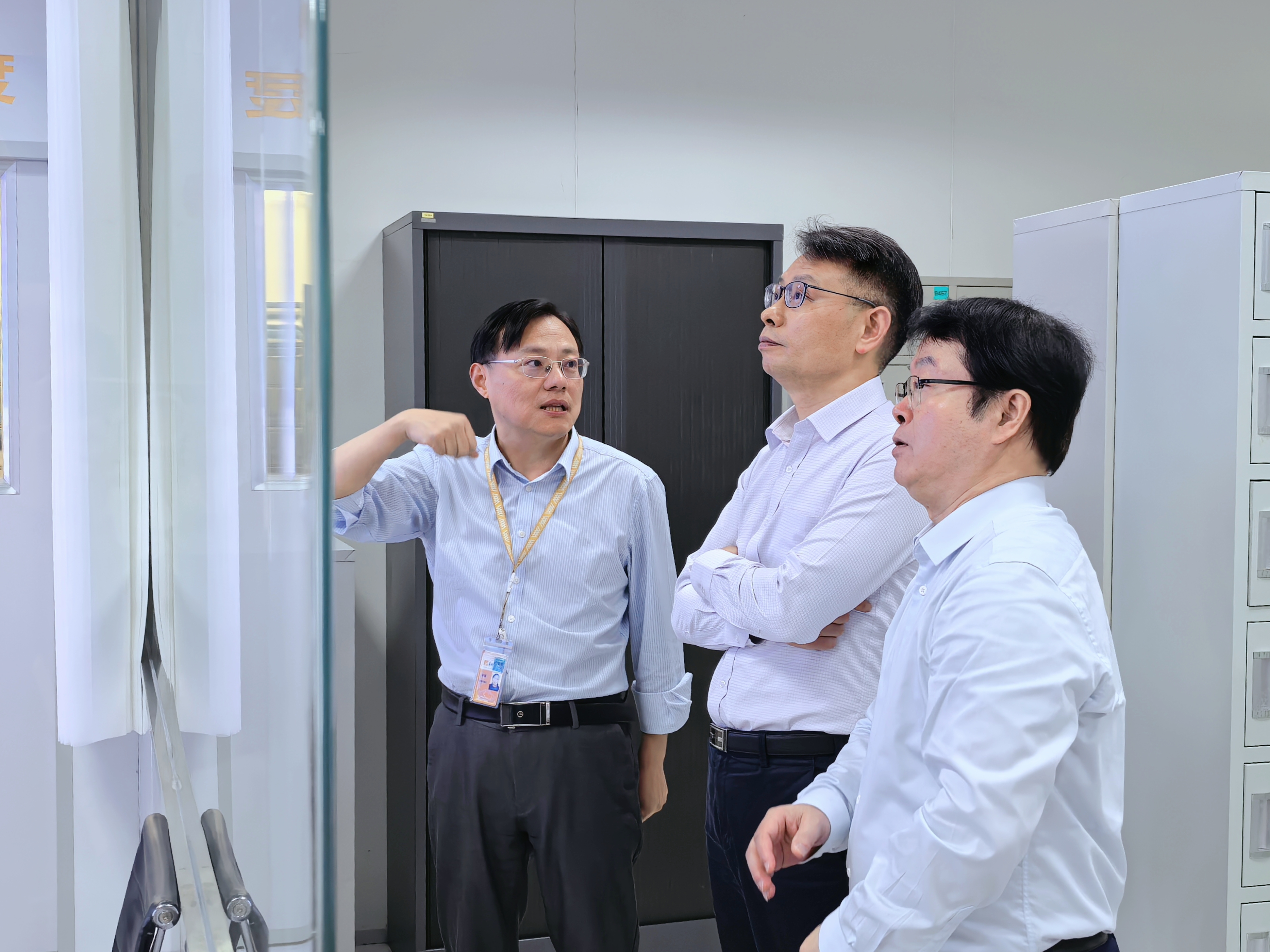 5.9華潤集團黨委副書記、董事白勇一行蒞臨調研 (8) 5.9華潤集團黨委副書記、董事白勇一行蒞臨調研 (8)